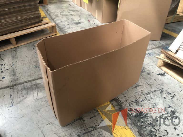 Lote 019 - 7556 Piezas de diferentes materiales (Etiquetas, cajas de cartón, lamina de cartón, caja de cartón, etc.) - Imagen 6