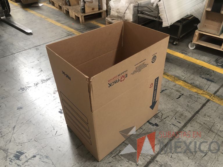 Lote 019 - 7556 Piezas de diferentes materiales (Etiquetas, cajas de cartón, lamina de cartón, caja de cartón, etc.) - Imagen 105