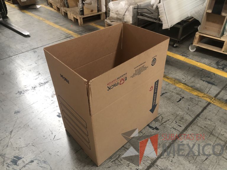Lote 019 - 7556 Piezas de diferentes materiales (Etiquetas, cajas de cartón, lamina de cartón, caja de cartón, etc.) - Imagen 107