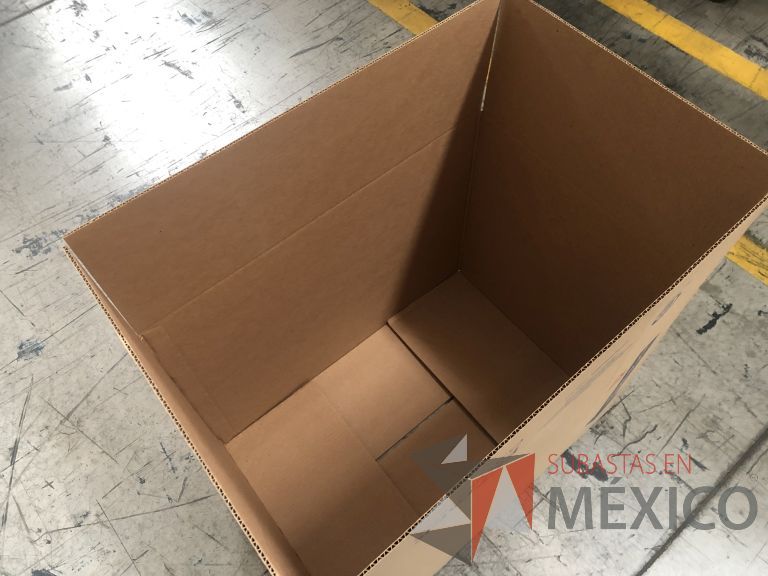 Lote 019 - 7556 Piezas de diferentes materiales (Etiquetas, cajas de cartón, lamina de cartón, caja de cartón, etc.) - Imagen 13