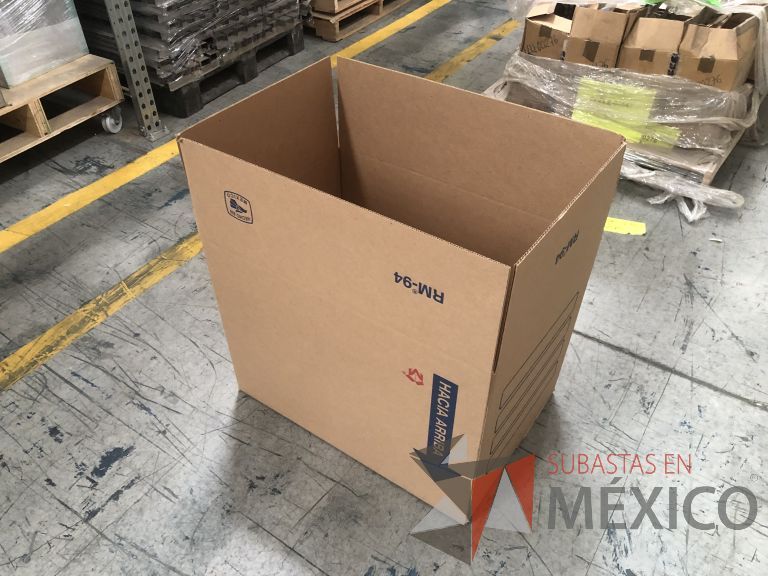Lote 019 - 7556 Piezas de diferentes materiales (Etiquetas, cajas de cartón, lamina de cartón, caja de cartón, etc.) - Imagen 103