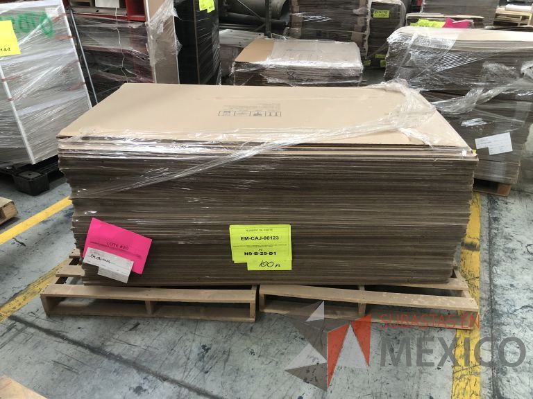 Lote 019 - 7556 Piezas de diferentes materiales (Etiquetas, cajas de cartón, lamina de cartón, caja de cartón, etc.) - Imagen 60
