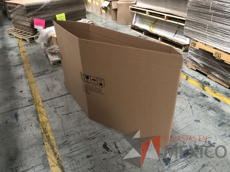 Lote 019 - 7556 Piezas de diferentes materiales (Etiquetas, cajas de cartón, lamina de cartón, caja de cartón, etc.) - Imagen 63