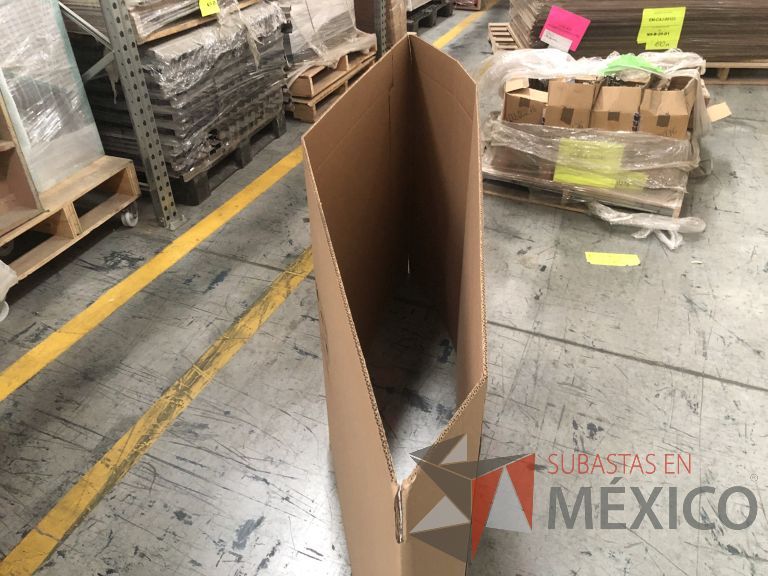 Lote 019 - 7556 Piezas de diferentes materiales (Etiquetas, cajas de cartón, lamina de cartón, caja de cartón, etc.) - Imagen 96