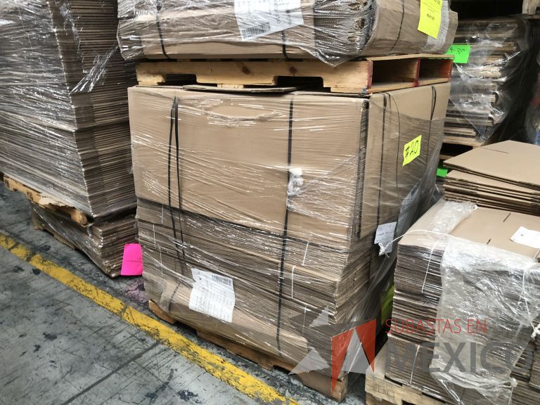 Lote 019 - 7556 Piezas de diferentes materiales (Etiquetas, cajas de cartón, lamina de cartón, caja de cartón, etc.) - Imagen 2