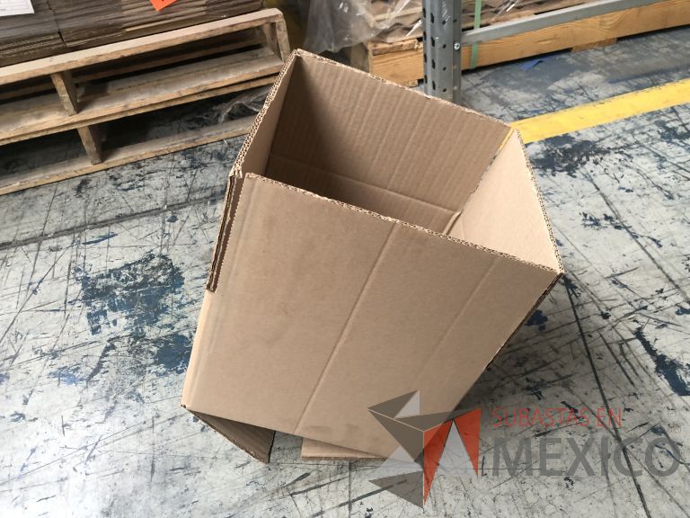 Lote 019 - 7556 Piezas de diferentes materiales (Etiquetas, cajas de cartón, lamina de cartón, caja de cartón, etc.) - Imagen 114