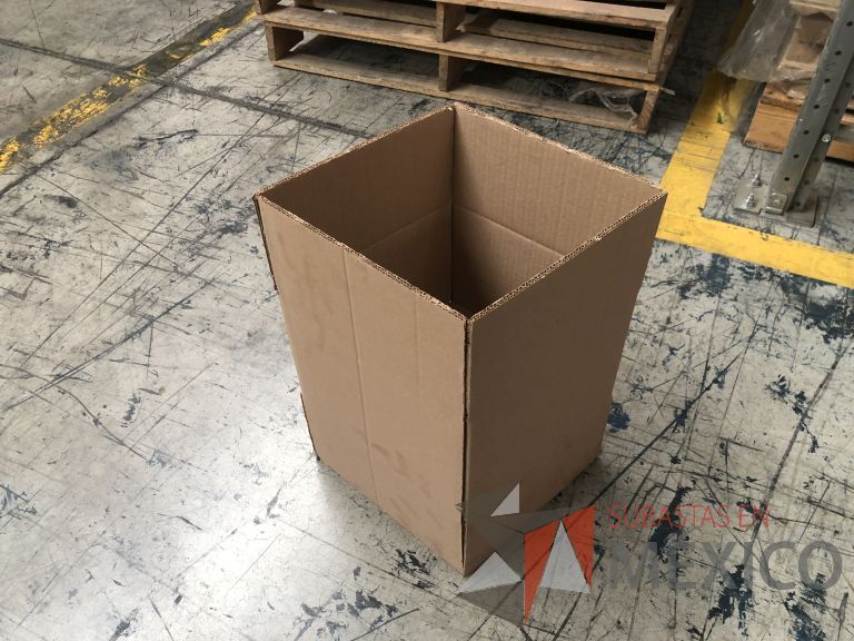 Lote 019 - 7556 Piezas de diferentes materiales (Etiquetas, cajas de cartón, lamina de cartón, caja de cartón, etc.) - Imagen 112
