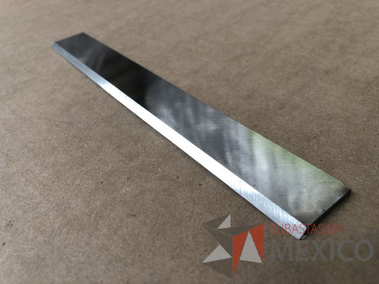 Lote 012 - 2470 Piezas de diferentes materiales (Terminal ojillos, barras de silicón, grano de esmeril, discos depredador, rollos de alambre, limas, bandas, brocas, tarrajas, vidrios, lijas, electrodos, cuchillas, entre otros) - Imagen 316