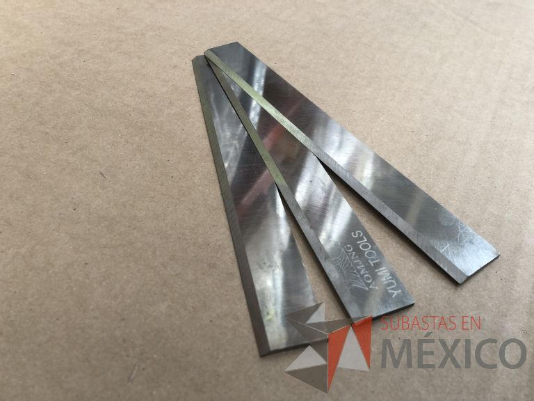 Lote 012 - 2470 Piezas de diferentes materiales (Terminal ojillos, barras de silicón, grano de esmeril, discos depredador, rollos de alambre, limas, bandas, brocas, tarrajas, vidrios, lijas, electrodos, cuchillas, entre otros) - Imagen 248