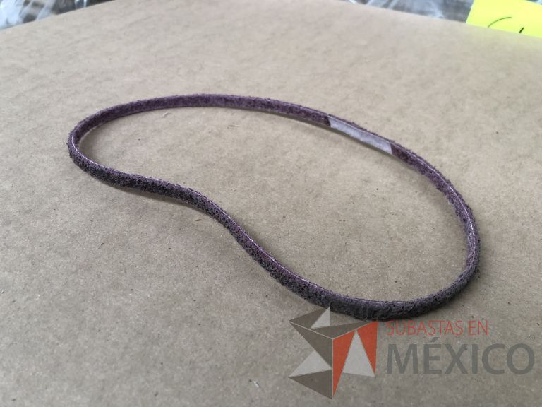 Lote 012 - 2470 Piezas de diferentes materiales (Terminal ojillos, barras de silicón, grano de esmeril, discos depredador, rollos de alambre, limas, bandas, brocas, tarrajas, vidrios, lijas, electrodos, cuchillas, entre otros) - Imagen 232