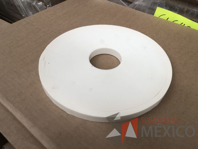 Lote 019 - 7556 Piezas de diferentes materiales (Etiquetas, cajas de cartón, lamina de cartón, caja de cartón, etc.)
