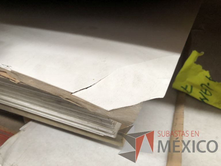 Lote 016 - 490 Artículos varios ( Acrílicos negros, Tubo de Acrílico, etc...) - Imagen 34