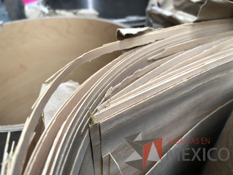 Lote 017 - 231 Piezas de diferentes materiales (Chapas de madera, aglomerados) - Imagen 14