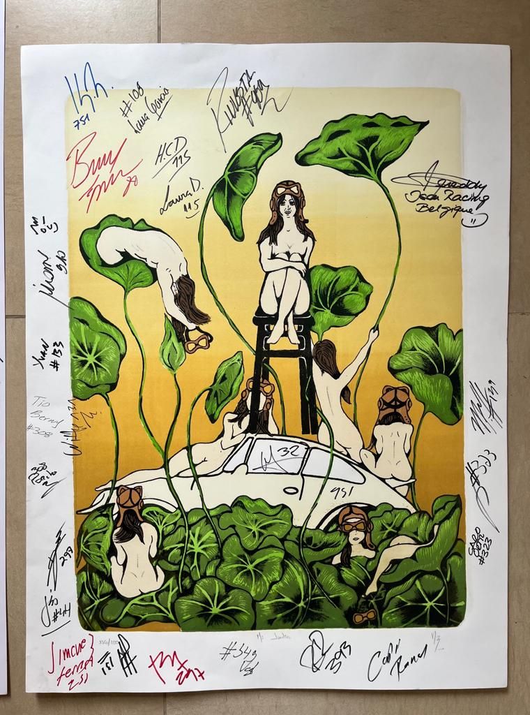 Lote 016 - Artista Nina Rejon. Litografia (116/250) firmada por diversos pilotos y navegantes de la Carrera Panamericana en su paso a Oaxaca (2023) 90 x 50.