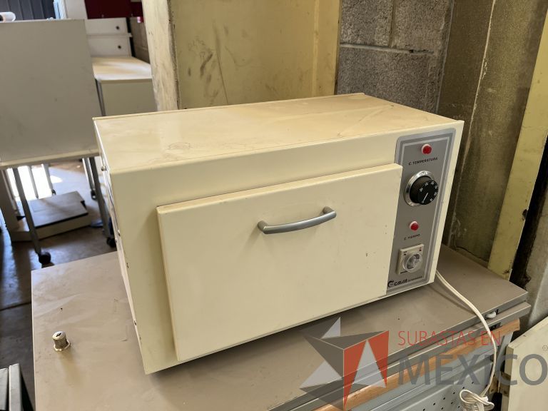 Lote 016 - Esterilizador eléctrico quirúrgico. Modelo 12-27R. - Imagen 4