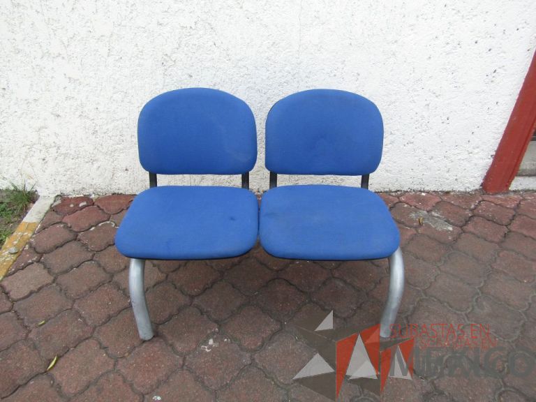 Lote 102 - 3 Bancas de espera de 2 plazas, asiento y respaldo en tela color azul