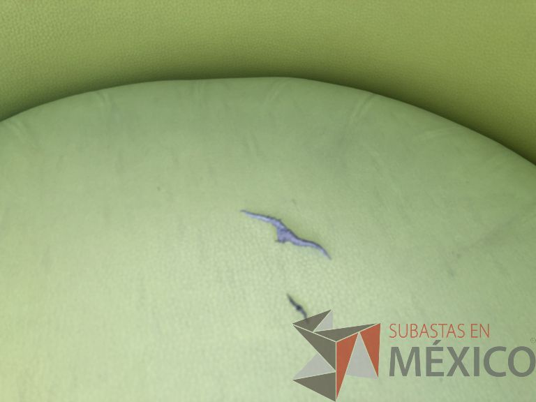 Lote 015 - 4 Sillones de 1 plaza asiento y respaldo en piel color verde - Imagen 10