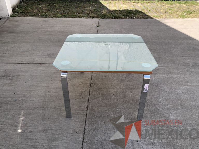 Lote 008 - 2 Mesas de centro con cubierta de cristal. Desarmadas - Imagen 3