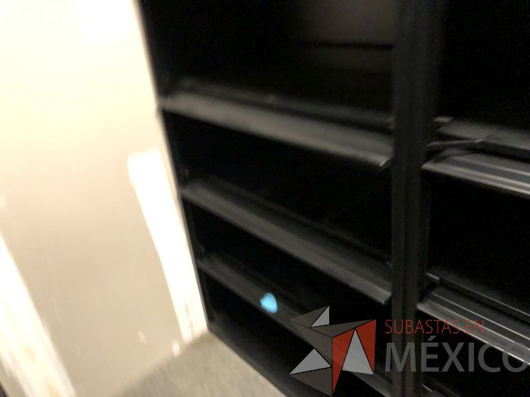 Lote 030 - 2 Gabinetes metálicos con 6 gavetas color negro - Imagen 7