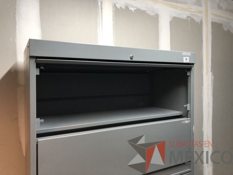 Lote 018 - 2 Gabinetes metálicos con 5 gavetas color gris - Imagen 6