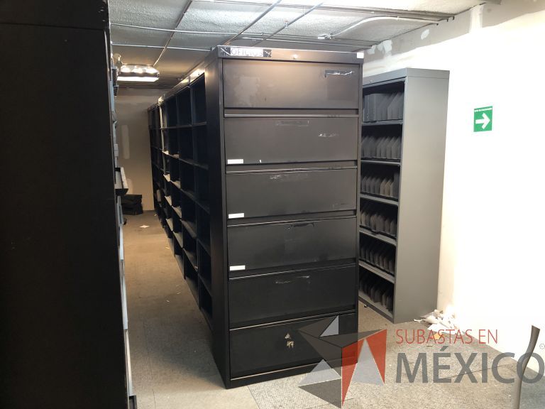 Lote 030 - 2 Gabinetes metálicos con 6 gavetas color negro - Imagen 6