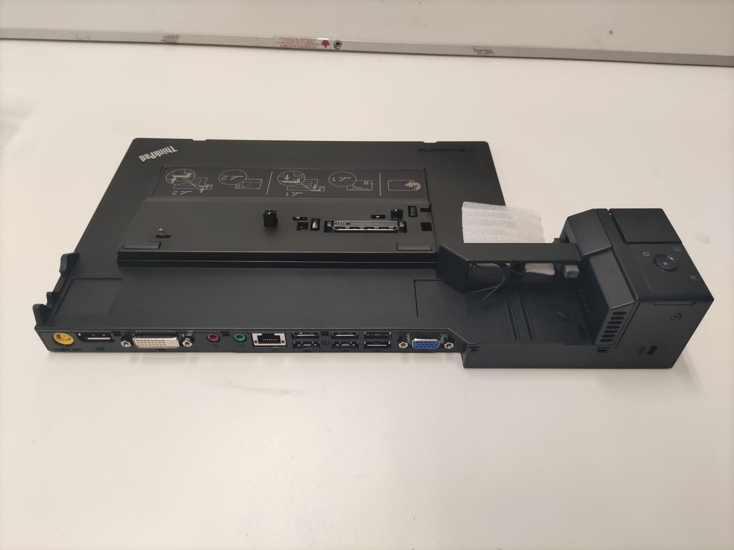 OPT 0230 - Think Pad Mini Dock Lenovo, Modelo: 4337