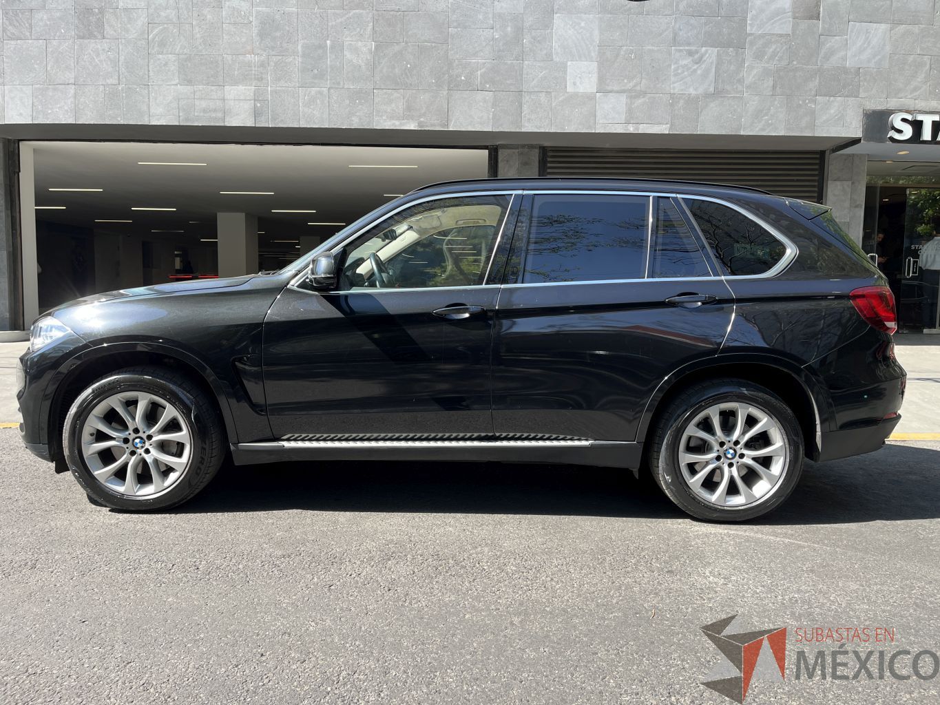 Lote 001 - Camioneta BMW X5 xDrive50iA Security Automático 2015 (Nivel de resistencia VR4) - Imagen 8