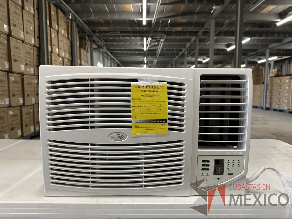 Lote 004 - Equipo de Aire Acondicionado tipo ventana Neoaire NAW121, 1 Ton, Frío, 110 Volts