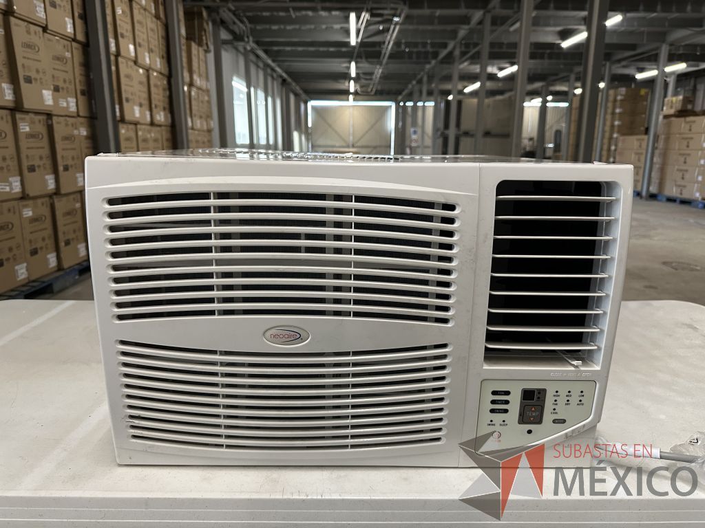 Lote 007 - Equipo de Aire Acondicionado tipo ventana Neoaire NAW122, 1 Ton, Frío, 220 Volts