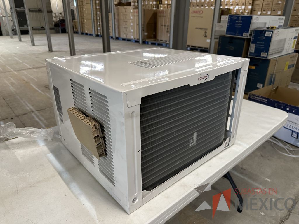 Lote 007 - Aire Acondicionado tipo Ventana NEOAIRE, Modelo: NAW122, 12000 BTU, 220v - Imagen 21