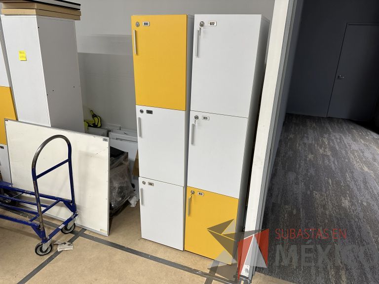 Lote 038 - Locker con 3 puertas - Imagen 3