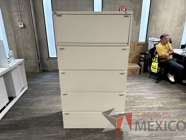 Lote 111 - Archivero metálico con 4 cajones y 1 gaveta color blanco - Imagen 2