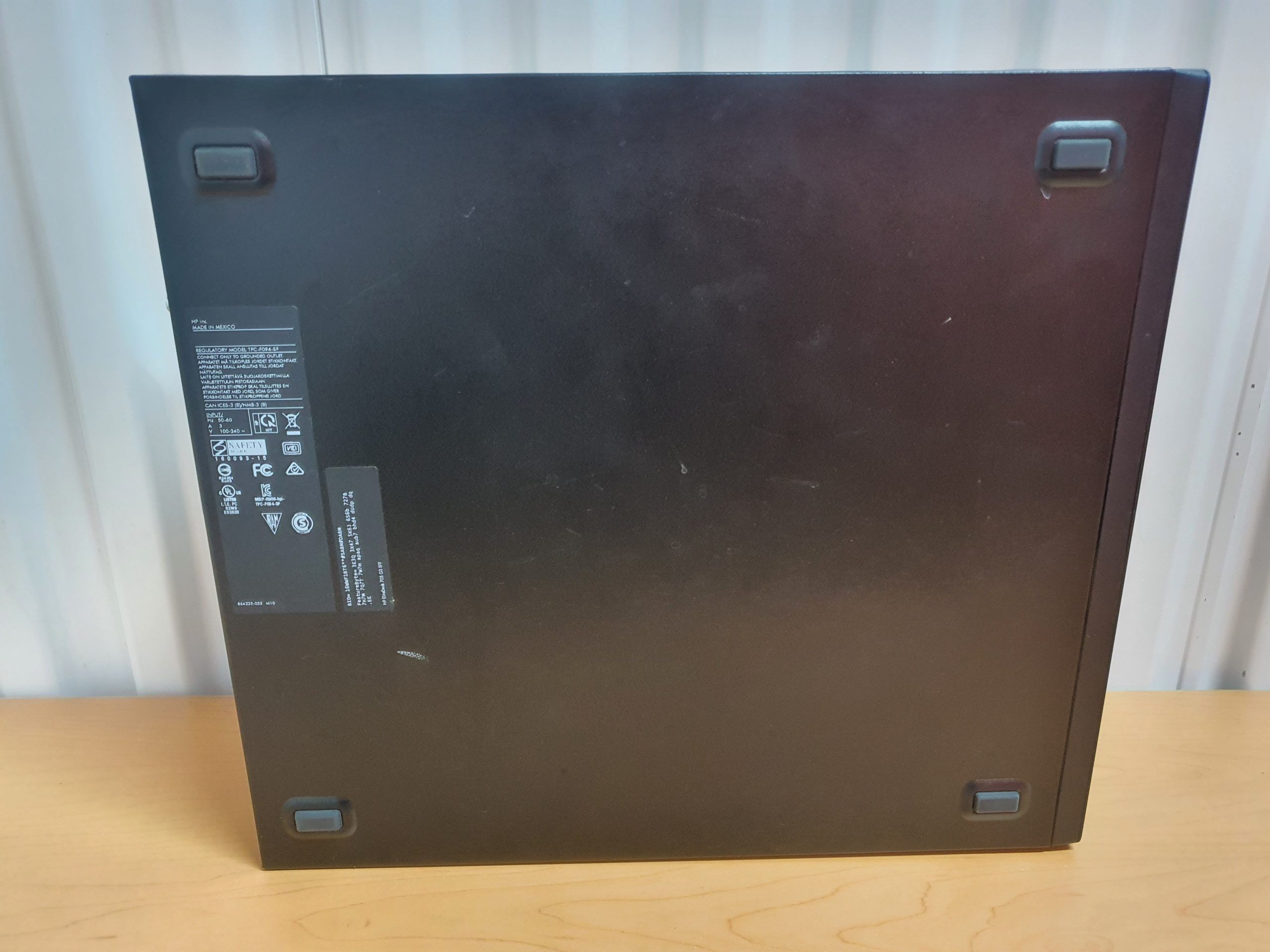 Lote 123 - Computadora HP EliteDesk 705 G3 SFF con 16 GB RAM, 500 GB Disco Duro y Monitor HP de 24" - Imagen 6