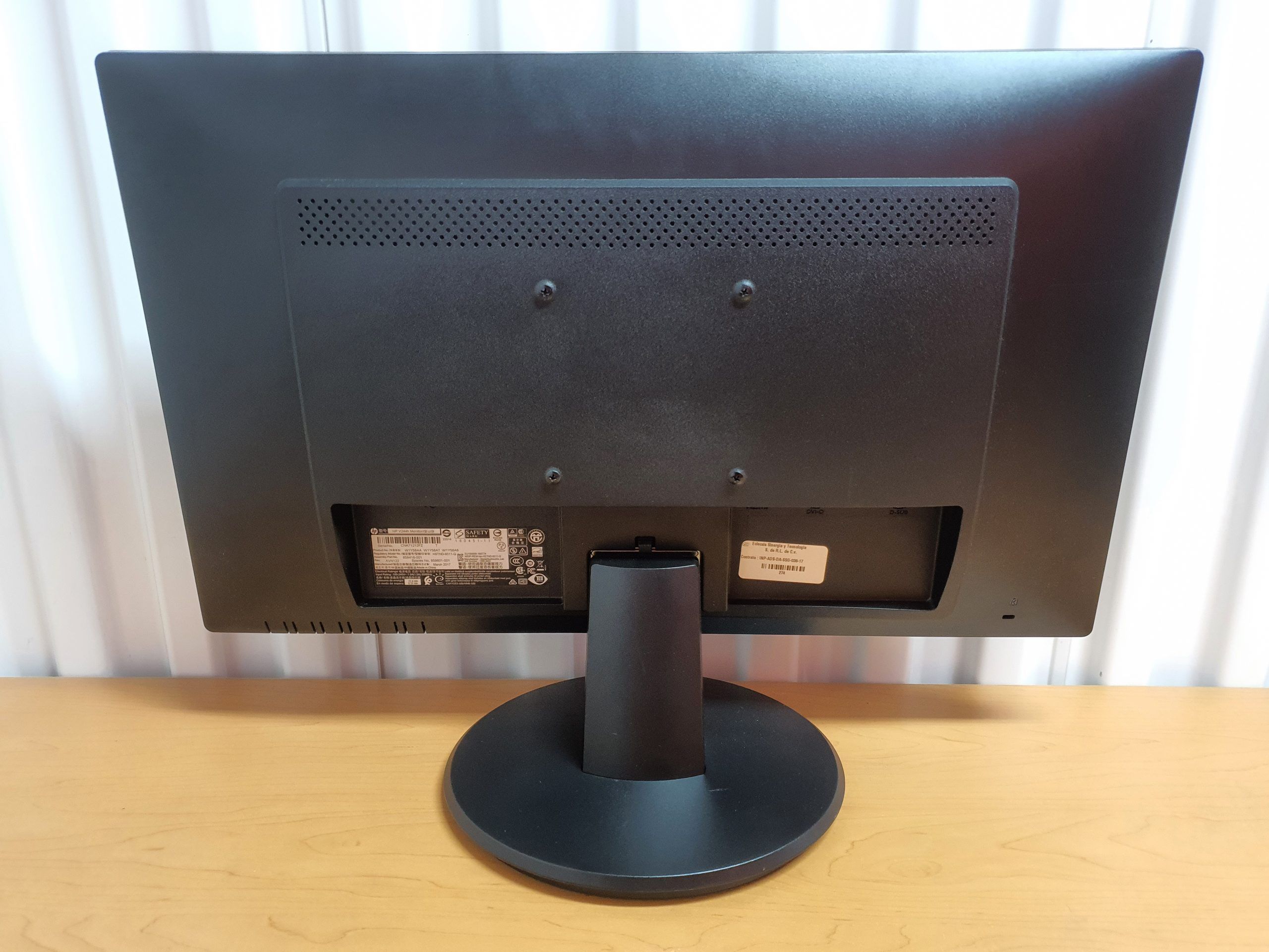 Lote 123 - Computadora HP EliteDesk 705 G3 SFF con 16 GB RAM, 500 GB Disco Duro y Monitor HP de 24" - Imagen 8