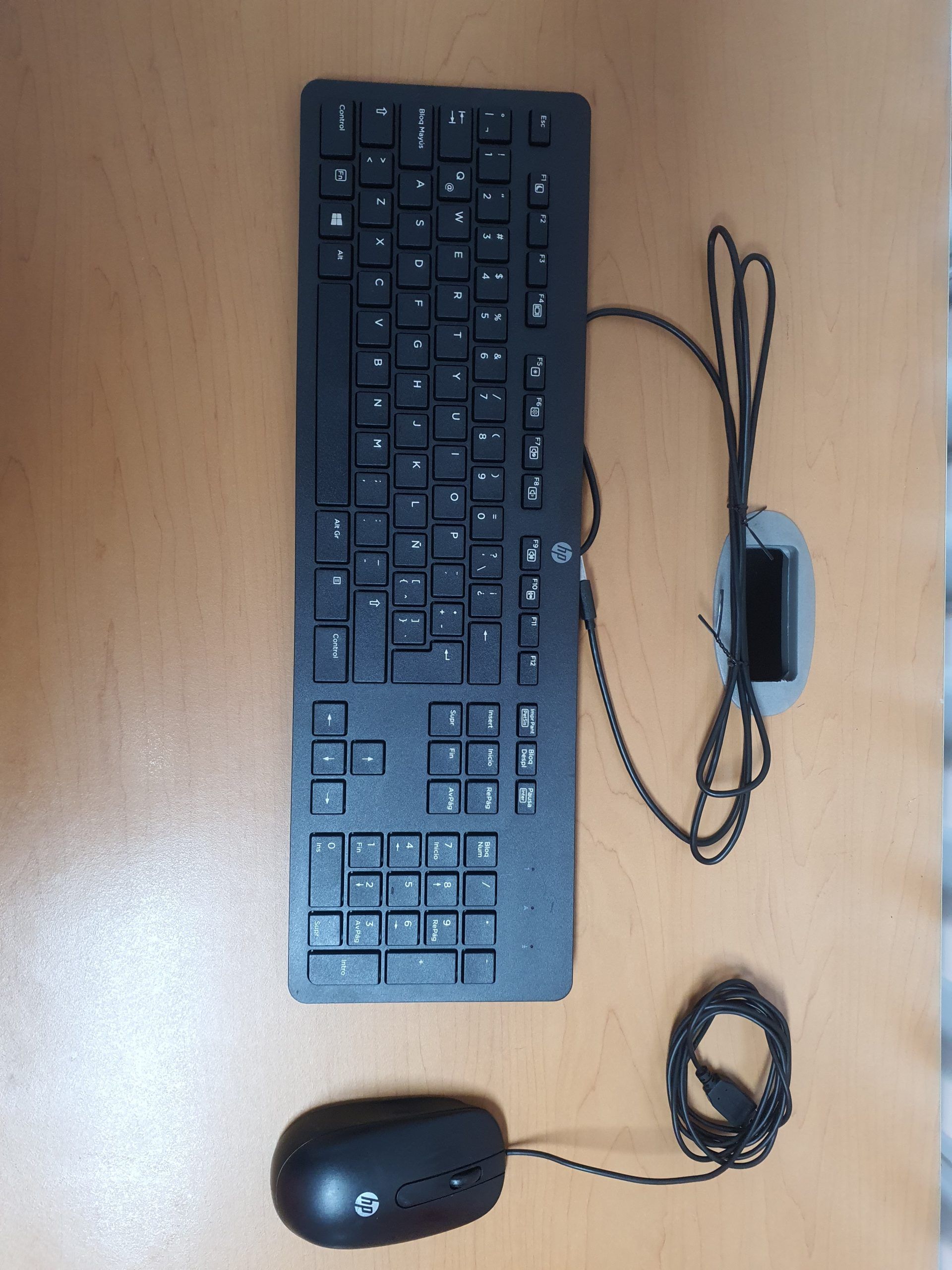 Lote 123 - Computadora HP EliteDesk 705 G3 SFF con 16 GB RAM, 500 GB Disco Duro y Monitor HP de 24" - Imagen 10