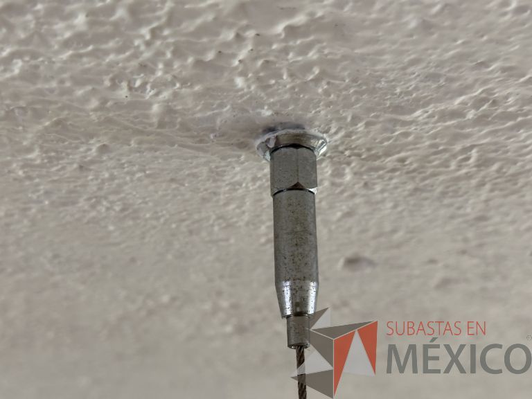 Lote 049 - Mesa de cristal suspendida - Imagen 8