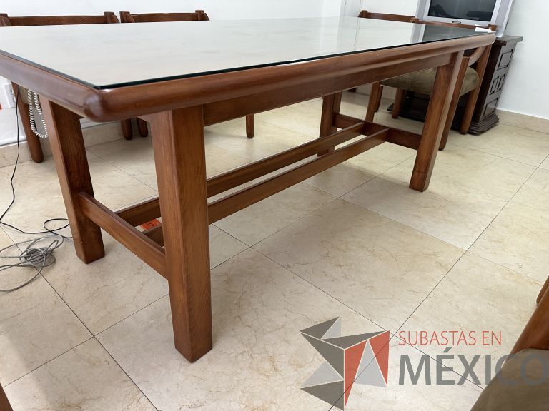 Lote 057 - Mesa de sala de juntas para 6 personas con cubierta de cristal - Imagen 3