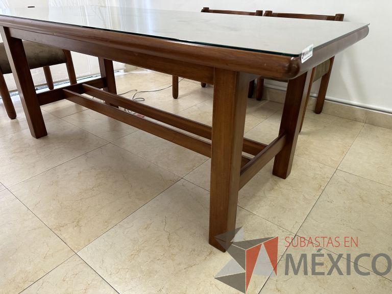 Lote 057 - Mesa de sala de juntas para 6 personas con cubierta de cristal - Imagen 6