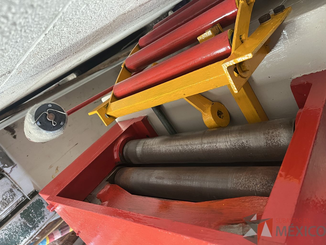 Lote 003 - Enderezadora de lámina en rollo 18” de ancho, motor de 3HP 7 rodillos enderezadores y dos tractores, Año 91 - Imagen 5