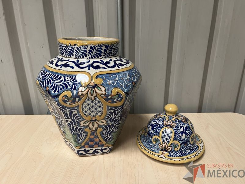 Lote 014 - 4 Jarrones Decorativos