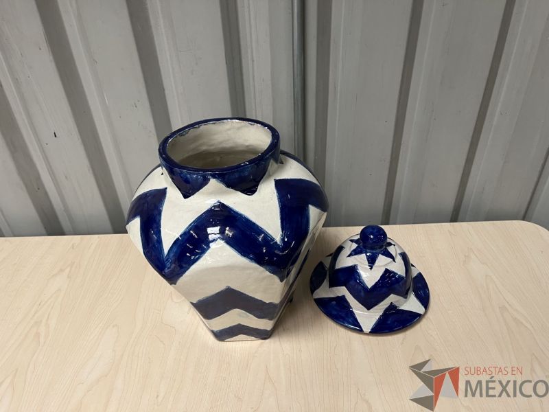 Lote 014 - 4 Jarrones Decorativos - Imagen 8