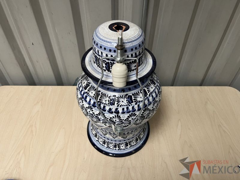 Lote 015 - 4 Jarrones Decorativos - Imagen 6