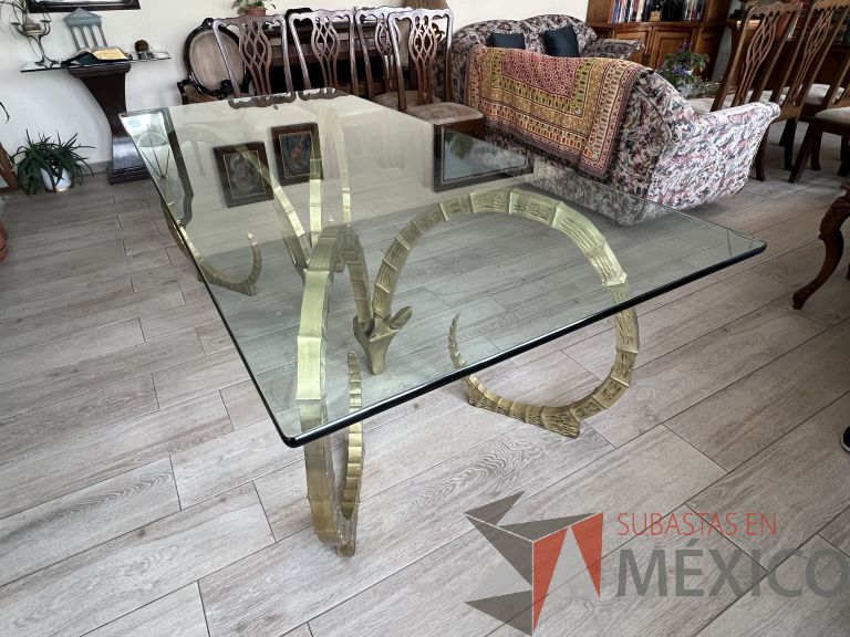 Lote 005 - Mesa con cubierta vidrio y 8 Sillas de caoba - Galeria Artra - Imagen 7