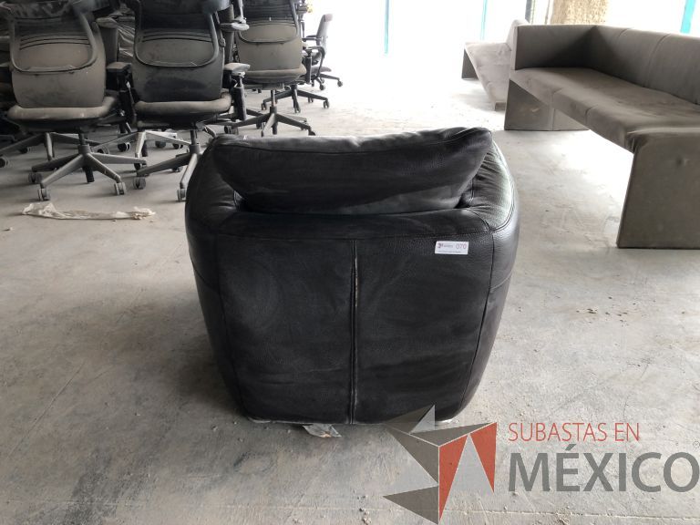 Lote 001 - Lote con 63 Artículos, Sillas, Escritorios, Sillones, etc... - Imagen 35