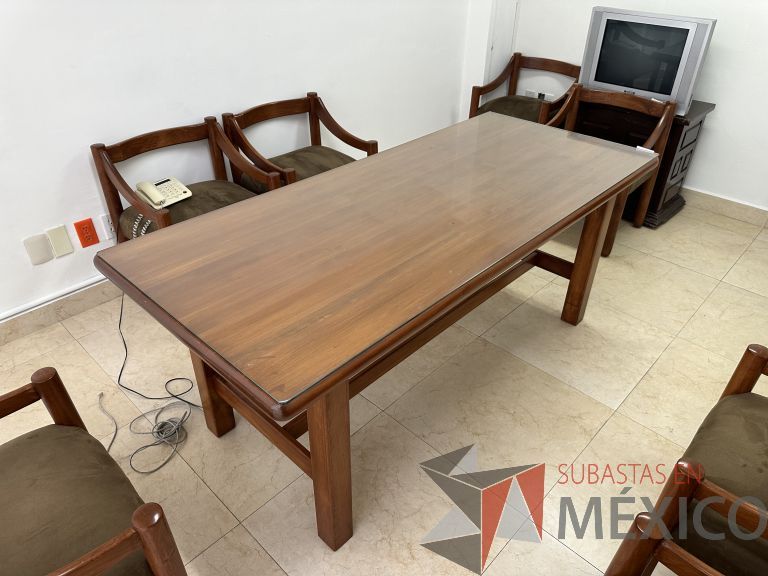 Lote 037 - Mesa de sala de juntas para 6 personas con cubierta de cristal - Imagen 5