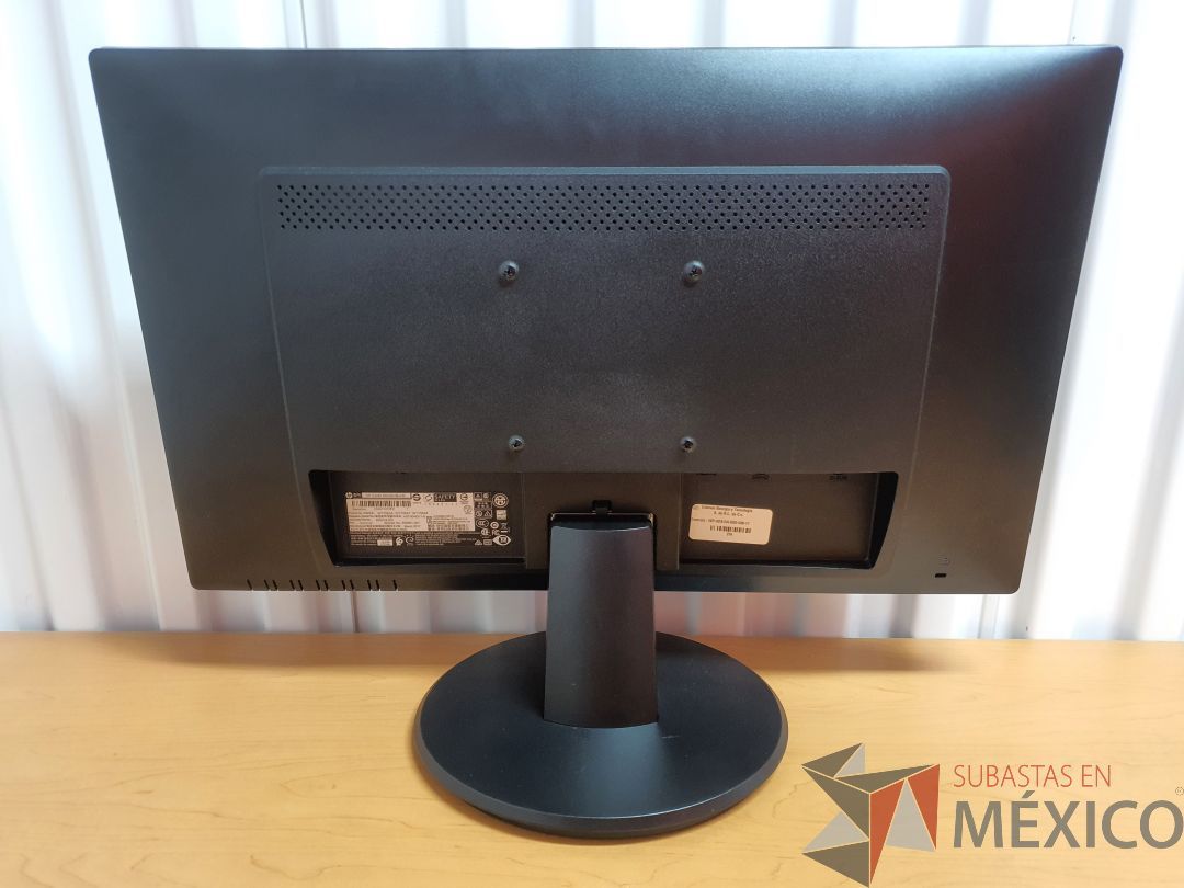 Lote 034 - Computadora HP EliteDesk 705 G3, 16 GB RAM, 500 GB Disco Duro y Monitor de 24" - Imagen 4