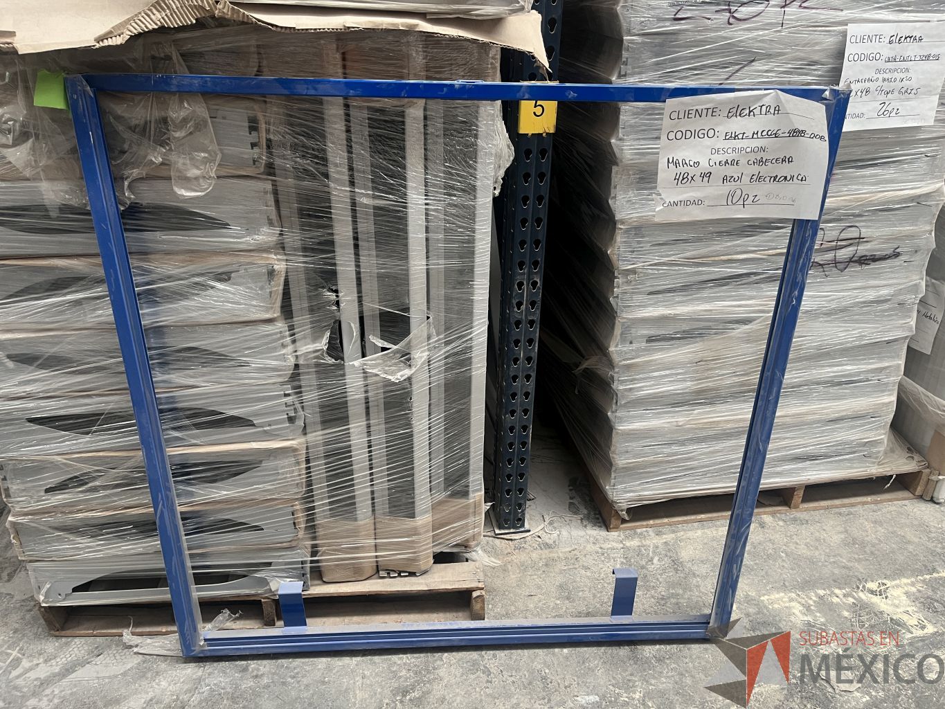 Lote 150 - 3 Góndolas para equipo electrónico con 41 entrepaños - Imagen 6