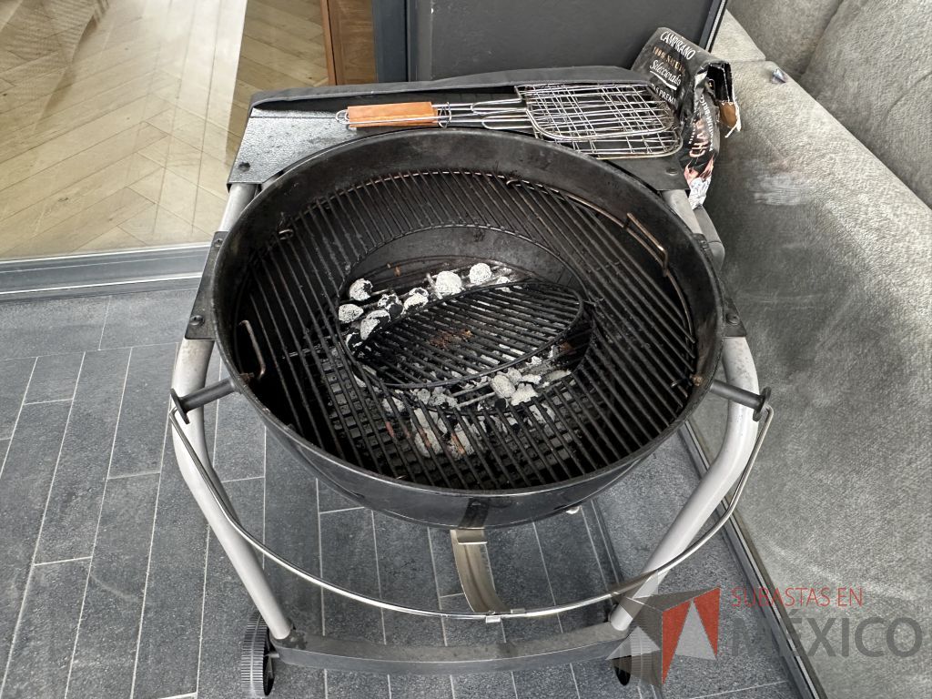 Lote 128 - Asador con ruedas - Imagen 2